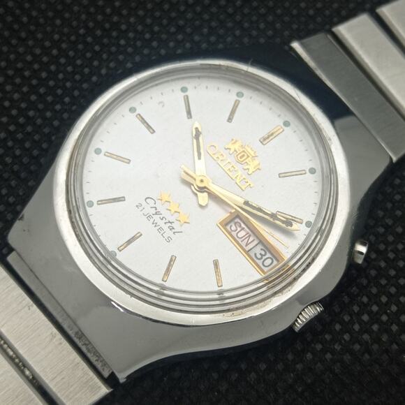 Vintage 1982 Orient Automatic Mens Silver Watch W/daydate & Gold accents - Picture 6 of 8